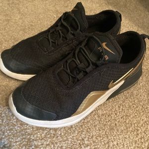 Boys Nike tennis shoes